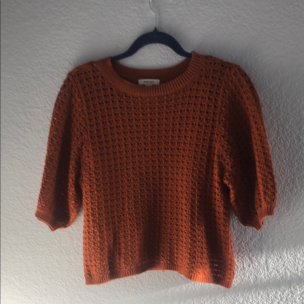 Nine West 2-piece lightweight sweater with matching tank.  Size Small.